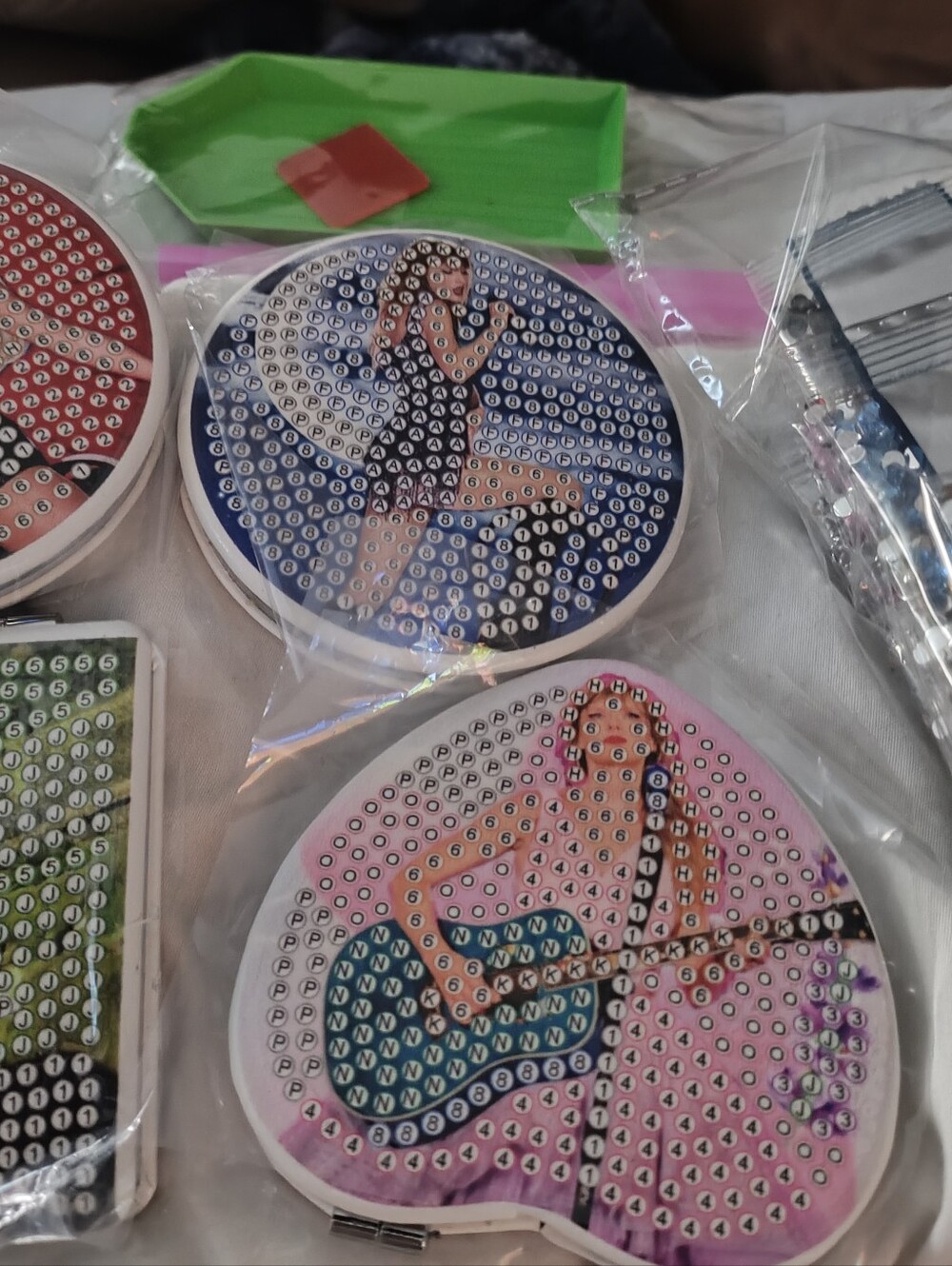 Diamond Dot Taylor Swift 4-pack Compact Mirrors